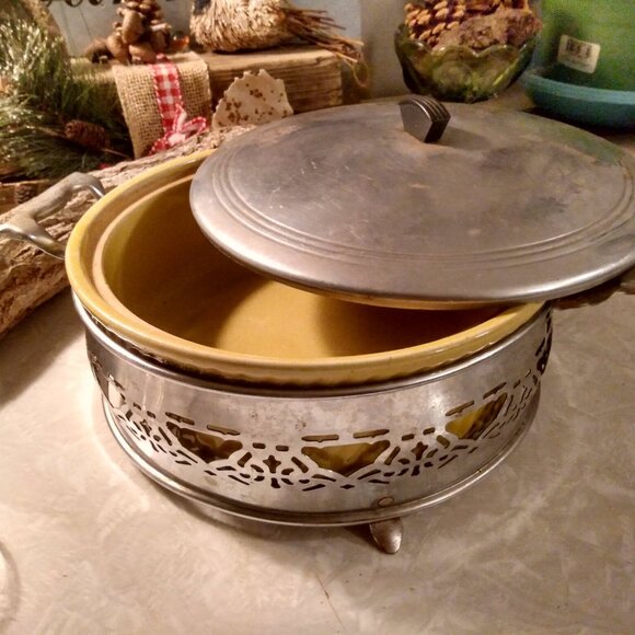 Vintage Other - Vintage Stoneware Casserole Dish with Metal Carrier
